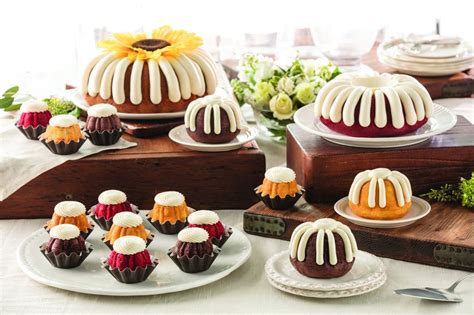 Nothing but bundts - Cake Care. STORING AND SERVING YOUR BUNDT CAKE. 1. Our cakes are best served at room temperature. 2. Keep refrigerated until a couple of hours before serving. 3. Once cake is removed from the refrigerator, carefully remove plastic wrap or cellophane and all …